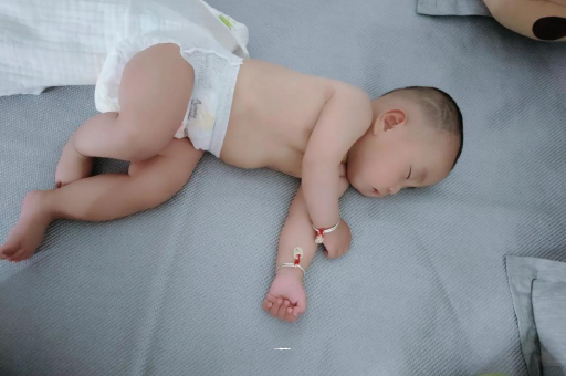 安丘几个月宝宝会抬头